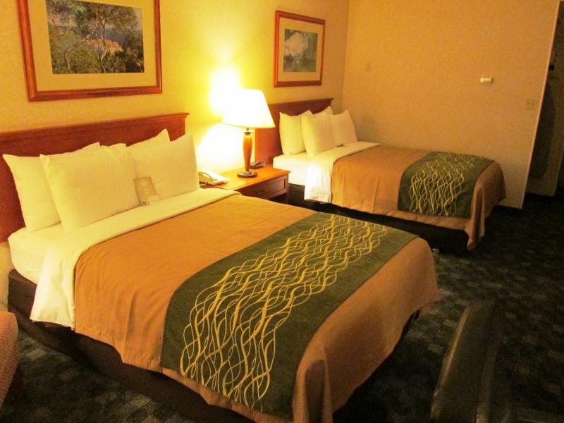 Comfort Inn & Suites Виктория Екстериор снимка