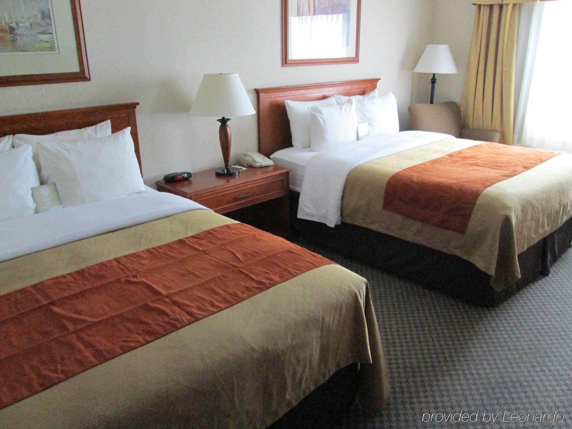 Comfort Inn & Suites Виктория Екстериор снимка