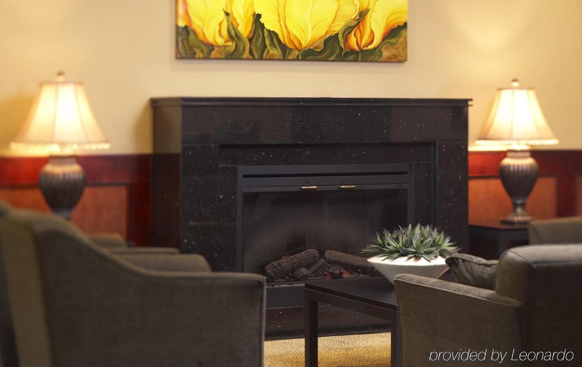 Comfort Inn & Suites Виктория Екстериор снимка