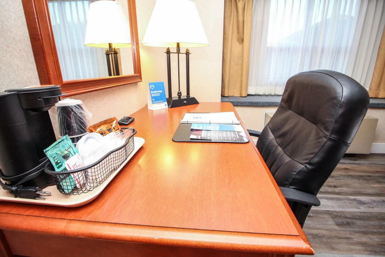 Comfort Inn & Suites Виктория Екстериор снимка