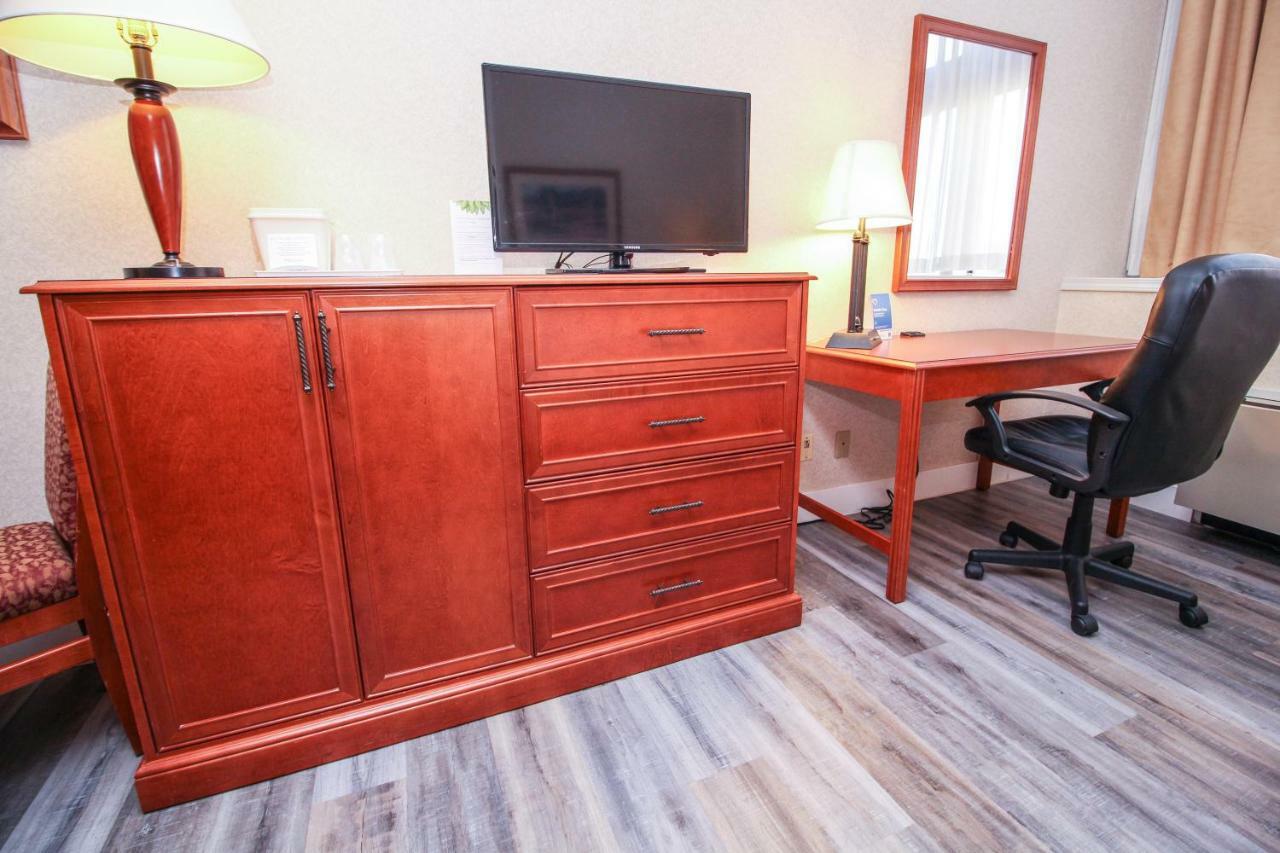 Comfort Inn & Suites Виктория Екстериор снимка