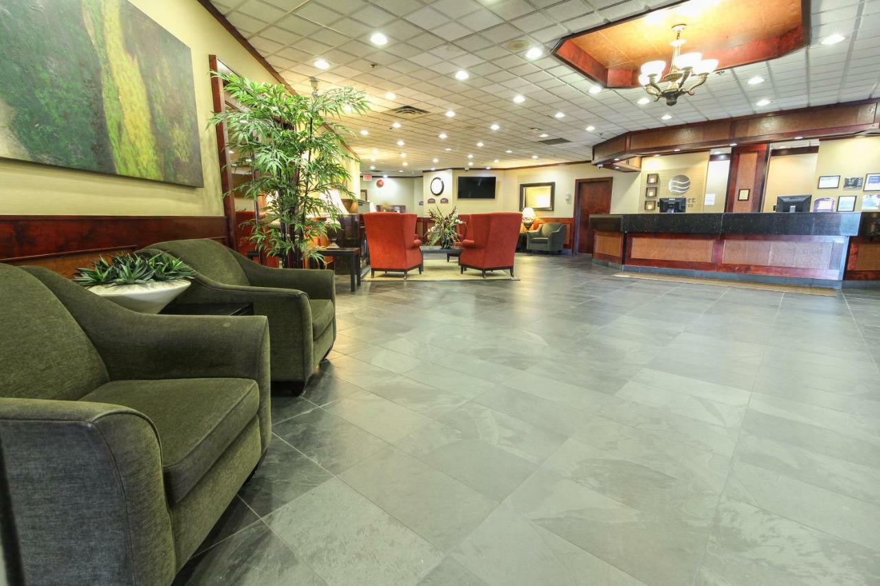Comfort Inn & Suites Виктория Екстериор снимка