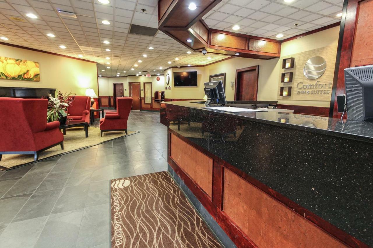 Comfort Inn & Suites Виктория Екстериор снимка